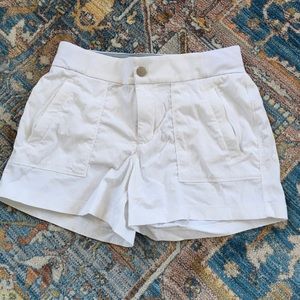 Athleta White Trekkie Shorts sz 2